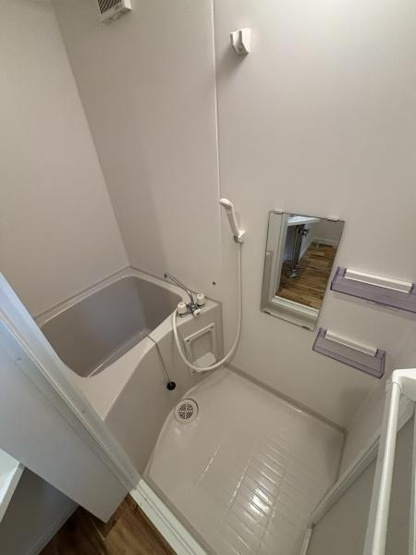 【浴室】 | カーサエウレカ | 写真は入居前の過去のものです