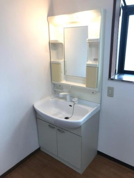 ルグランⅢ Bの洗面所