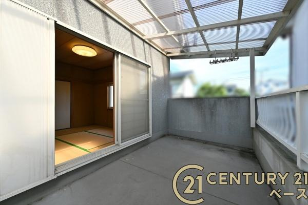 北葛城郡上牧町米山台２丁目の中古一戸建のバルコニー|■現地撮影写真■日当たりのよい広々としたバルコニー！