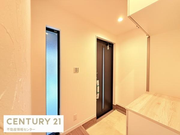 【玄関】 | 御崎１丁目　新築戸建 | 玄関のお写真