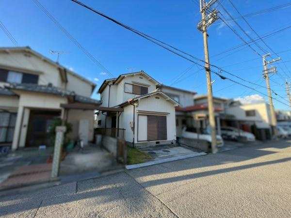 和歌山市梅原　中古戸建の前面道路含む現地写真