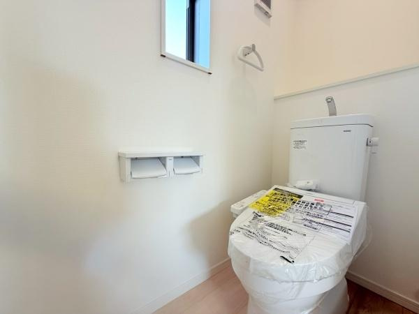 岩出市南大池第2-1号棟　新築戸建のトイレ