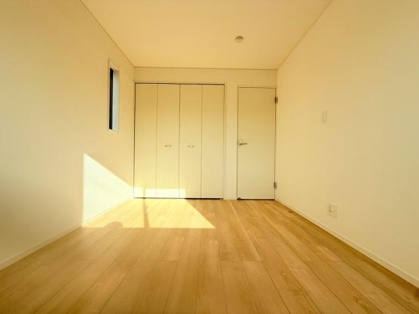 岩出市南大池第2-1号棟　新築戸建の洋室