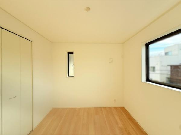 岩出市南大池第2-1号棟　新築戸建の洋室