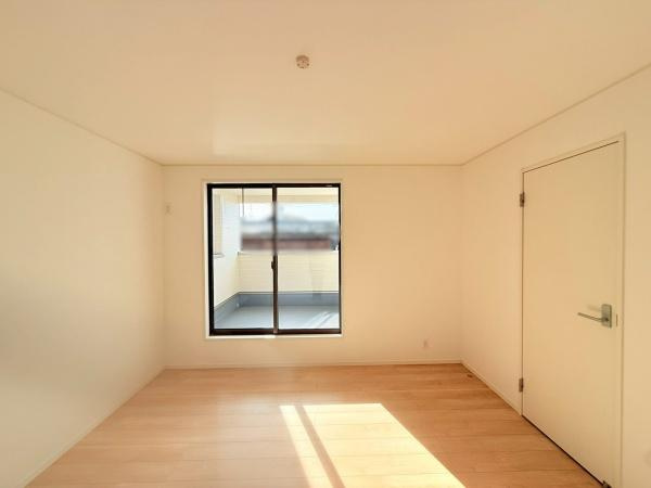 岩出市南大池第2-1号棟　新築戸建の洋室