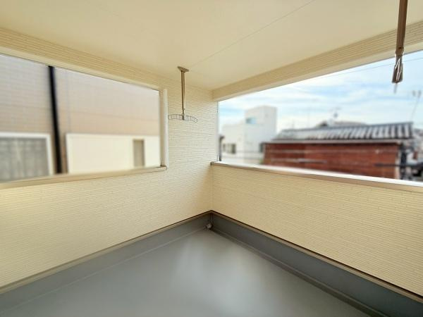 岩出市南大池第2-1号棟　新築戸建のバルコニー