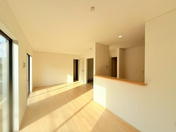 岩出市南大池第2-1号棟　新築戸建の居間・リビング