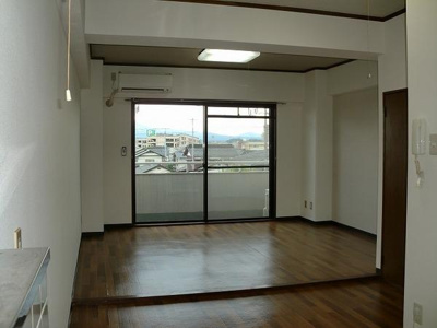 【洋室】 | 米原アートスカイハイツ | ■洋室１８帖！