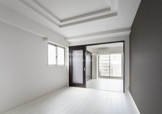 【寝室】 | レオンコンフォート南堀江 | 11帖LDKと4.2帖洋室を可動式扉で仕切る事ができます！