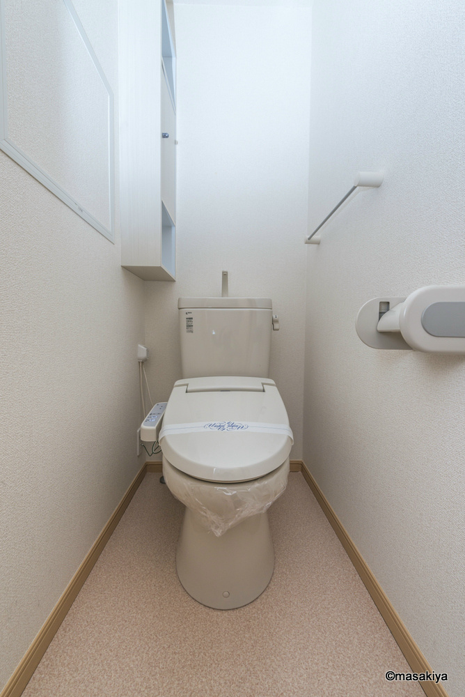 ガーデンハウス朝日山　Eのトイレ|トイレ　ウォシュレット付き。