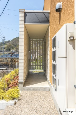 ガーデンハウス朝日山　Eのエントランス