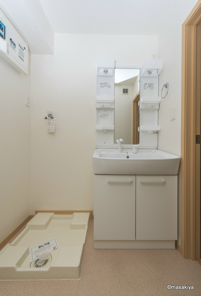 ガーデンハウス朝日山　Eの洗面所|洗面・脱衣