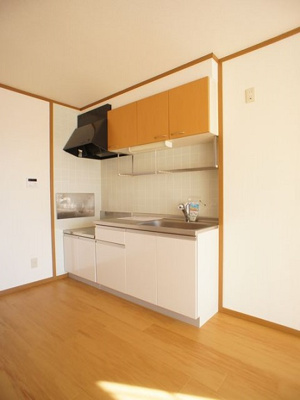 【キッチン】 | サニータウンドルチェ | 便利な吊戸棚が付いています♪