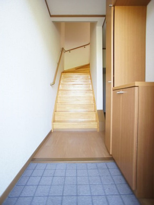 【玄関】 | サニータウンドルチェ | 1階玄関！たくさん収納できるシューズボックスが付いています♪