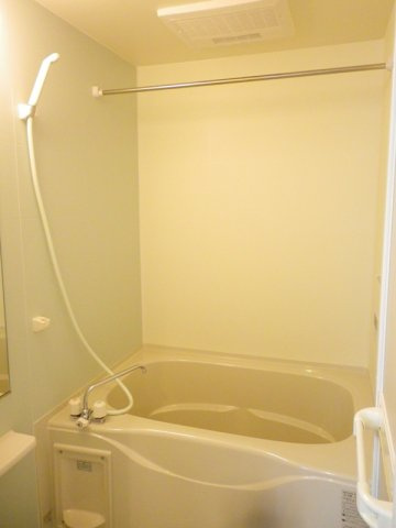 ハッピーブライト　アロッジオの浴室