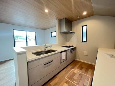  | 東久留市滝山 | ご家族の様子がわかり、会話も楽しめる対面式システムキッチン♪食器洗い乾燥機を標準装備。