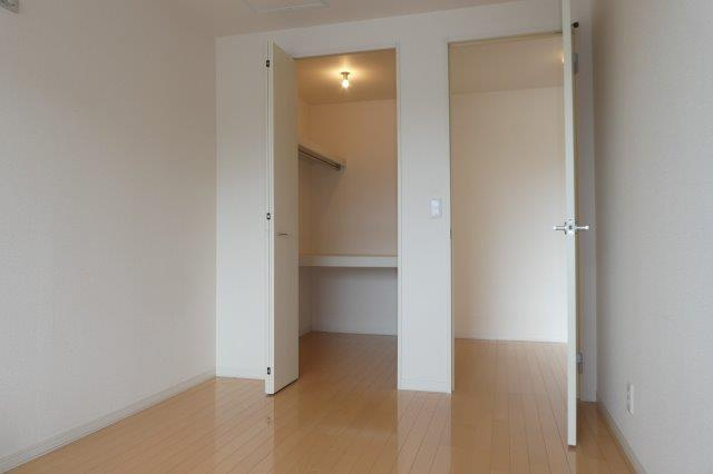 モンシャトー中央の寝室|洋室