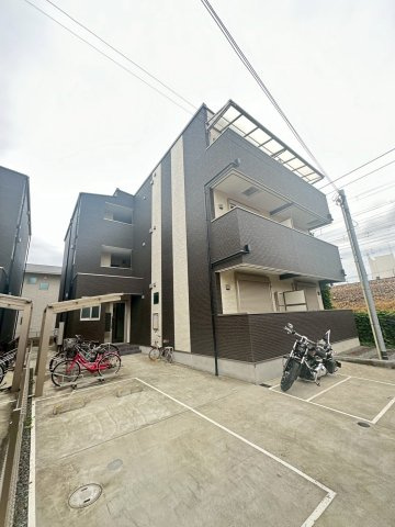 神戸市垂水区平磯２丁目のアパートの駐車場