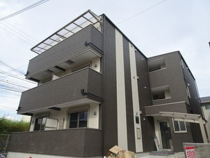 神戸市垂水区平磯２丁目のアパートの外観