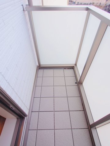 メゾン府中南の玄関