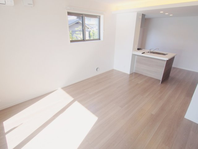 メゾン府中南の居間・リビング