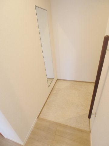 メゾン府中南の玄関