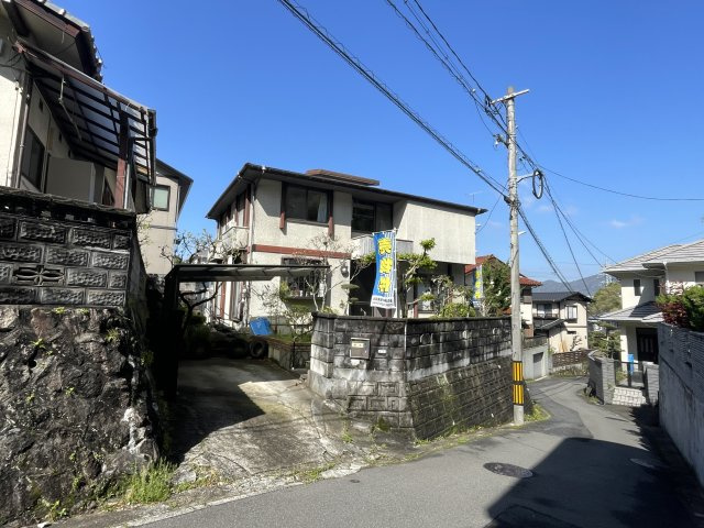 牛田新町3丁目　土地（古家あり）の外観|現在古家がありますので、2階からの眺望や全体的な陽当りも建物の中から感じていただけます。
