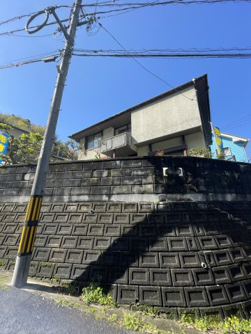 牛田新町3丁目　土地（古家あり）の外観|敷地と前面道路の高低差です。（北側からの撮影）