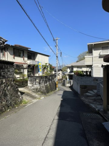 牛田新町3丁目　土地（古家あり）の前面道路含む現地写真|前面道路（南東側からの撮影）