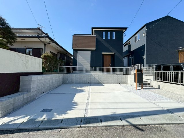 SUN COURTーサンコート－小倉南区沼緑町3丁目【小倉南区　新築戸建て】の駐車場|駐車スペース並列2台可能♪