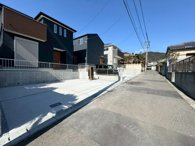 SUN COURTーサンコート－小倉南区沼緑町3丁目【小倉南区　新築戸建て】の前面道路含む現地写真|現地撮影　2026,2,9　SUN COURTーサンコート－小倉南区沼緑町3丁目【小倉南区　新築戸建て】