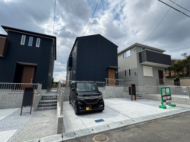 SUN COURTーサンコート－小倉南区沼緑町3丁目【小倉南区　新築戸建て】の駐車場|駐車スペース並列2台可能