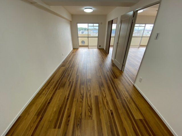 ソフィスティ城土の洋室