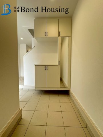 「明るいリビング」「収納充実」　垂水区霞ヶ丘　1号棟の居間・リビング