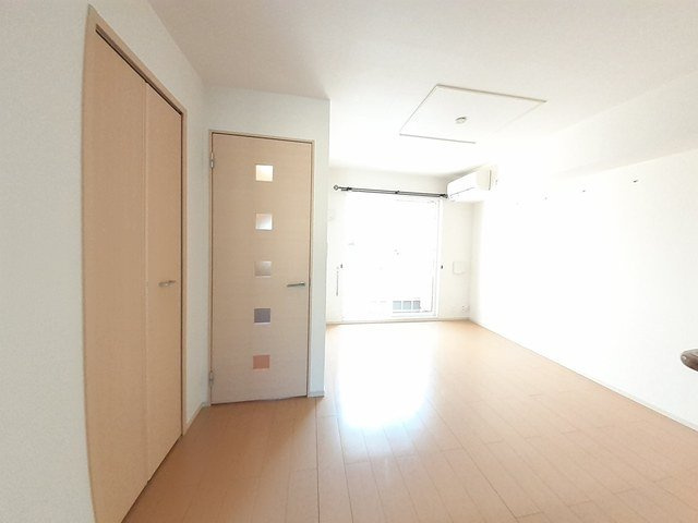 ヴィラ・フェリーチェⅠの居間・リビング|こちらの居間で趣味の時間をお楽しみください