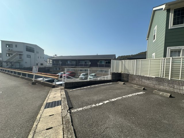 ブルーマウンテンⅢの駐車場