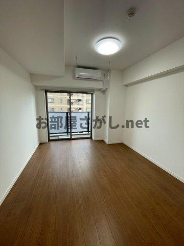  ARCOBALENO KANAMACHIⅡの居間・リビング|こちらのリビングで趣味の時間をお楽しみください