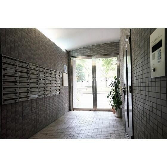 ＹＡＹＯＩ　ＣＯＵＲＴのエントランス