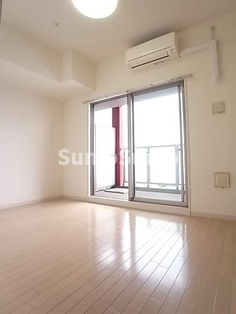 エステムプラザ神戸西Ⅴミラージュの居間・リビング|こちらのリビングで趣味の時間をお楽しみください