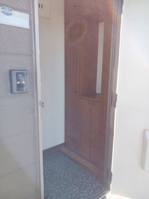 【玄関】 | アネックス山王 | 収納もある玄関です