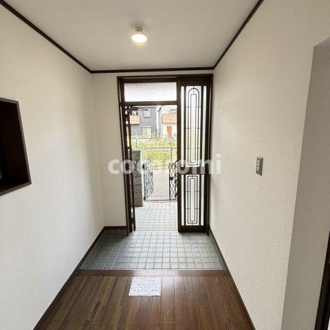 枚方市交北戸建ての玄関