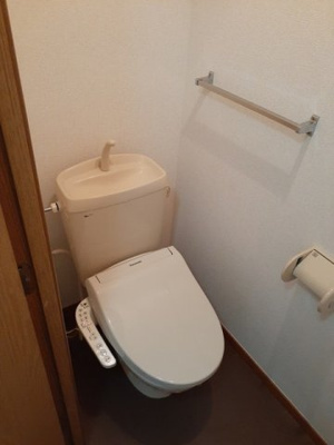 【トイレ】 | クレストヒルズＥ | 清潔感のあるトイレです