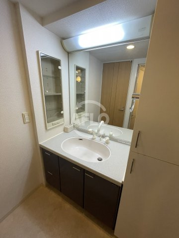 レジデンス本町靭公園の独立洗面台|レジディア靭公園　独立洗面台