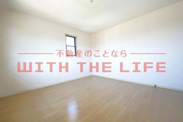 クレールⅡ【キャッシュバック対象物件】の洋室|明るい洋室です