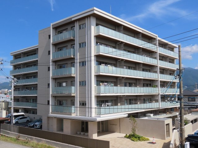 サーパス松本高宮の外観