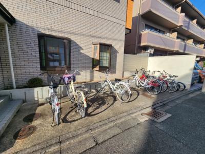 ヴィラ・サビーナ花園の駐車場|駐輪場