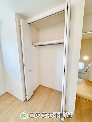 【独立洗面台】 | 第下野大光寺 | 忙しい朝に重宝する三面鏡付き洗髪洗面化粧台♪