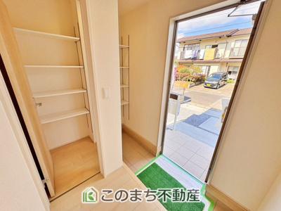 【洋室】 | 第下野大光寺 | 全室２面採光の明るい室内♪