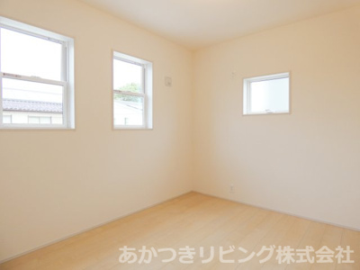 【洋室】 | 第下野大光寺 | 全室２面採光の明るい室内♪