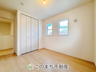 【洋室】 | 第下野大光寺 | 全室２面採光の明るい室内♪